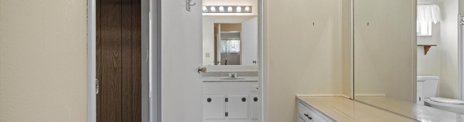 25th Ave, Pasco, Washington 99301, 2 Bedrooms Bedrooms, ,2 BathroomsBathrooms,Manufactured-owned Lot,For Sale,25th Ave,277406