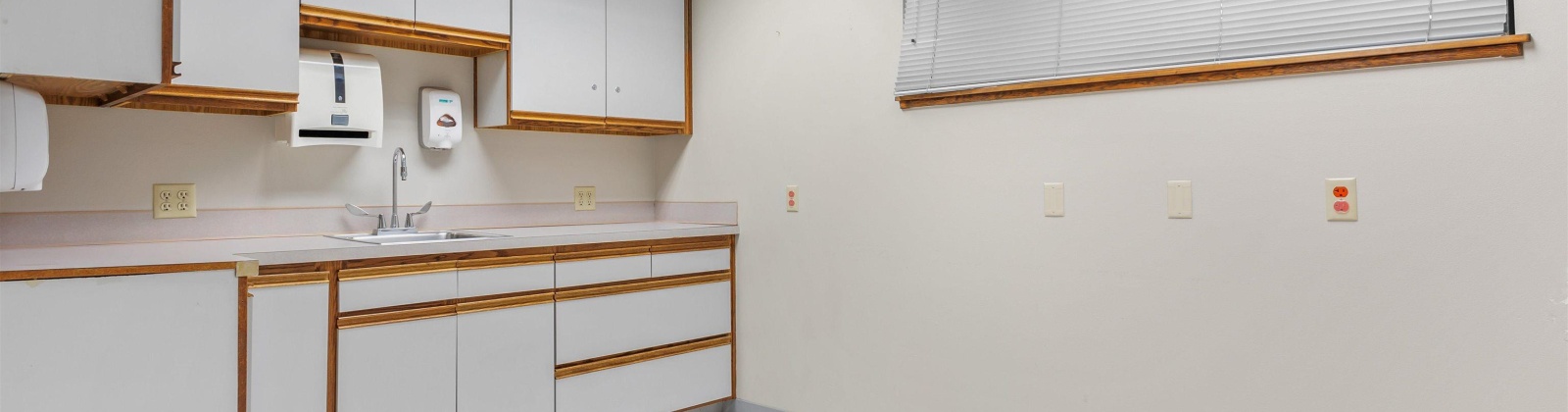 Jadwin Ave, Richland, Washington 99354, ,41 BathroomsBathrooms,Office,For Sale,Jadwin Ave,269529