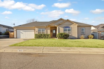 Pinnacle Drive, West Richland, Washington 99353, 3 Bedrooms Bedrooms, ,2 BathroomsBathrooms,Site Built-owned Lot,For Sale,Pinnacle Drive,280474