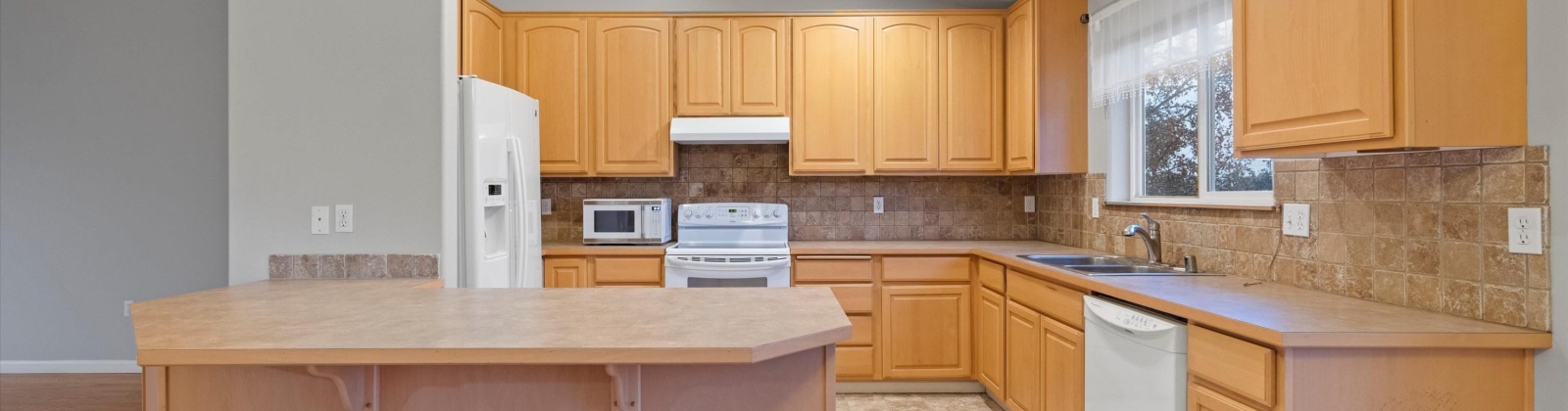 Henley Dr, Pasco, Washington 99301, 3 Bedrooms Bedrooms, ,2 BathroomsBathrooms,Site Built-owned Lot,For Sale,Henley Dr,280560