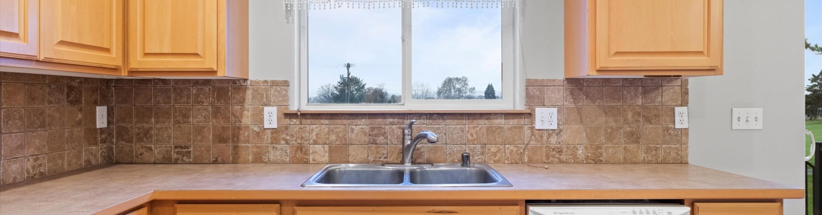 Henley Dr, Pasco, Washington 99301, 3 Bedrooms Bedrooms, ,2 BathroomsBathrooms,Site Built-owned Lot,For Sale,Henley Dr,280560