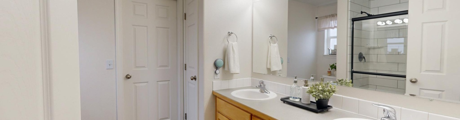 Robert St, Pullman, Washington 99163, 4 Bedrooms Bedrooms, ,3 BathroomsBathrooms,Site Built-owned Lot,For Sale,Robert St,280575