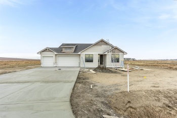 Ambrosia Street, Kennewick, Washington 99338, 4 Bedrooms Bedrooms, ,3 BathroomsBathrooms,Site Built-owned Lot,For Sale,Ambrosia Street,280811
