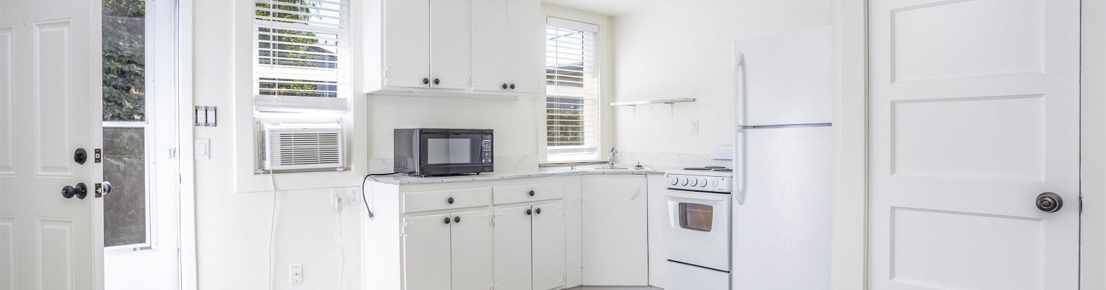 3rd Ave, Kennewick, Washington 99337, 7 Bedrooms Bedrooms, ,5 BathroomsBathrooms,Five+ Plex,For Sale,3rd Ave,281305