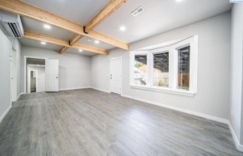 3rd Ave, Kennewick, Washington 99337, 7 Bedrooms Bedrooms, ,5 BathroomsBathrooms,Five+ Plex,For Sale,3rd Ave,281305