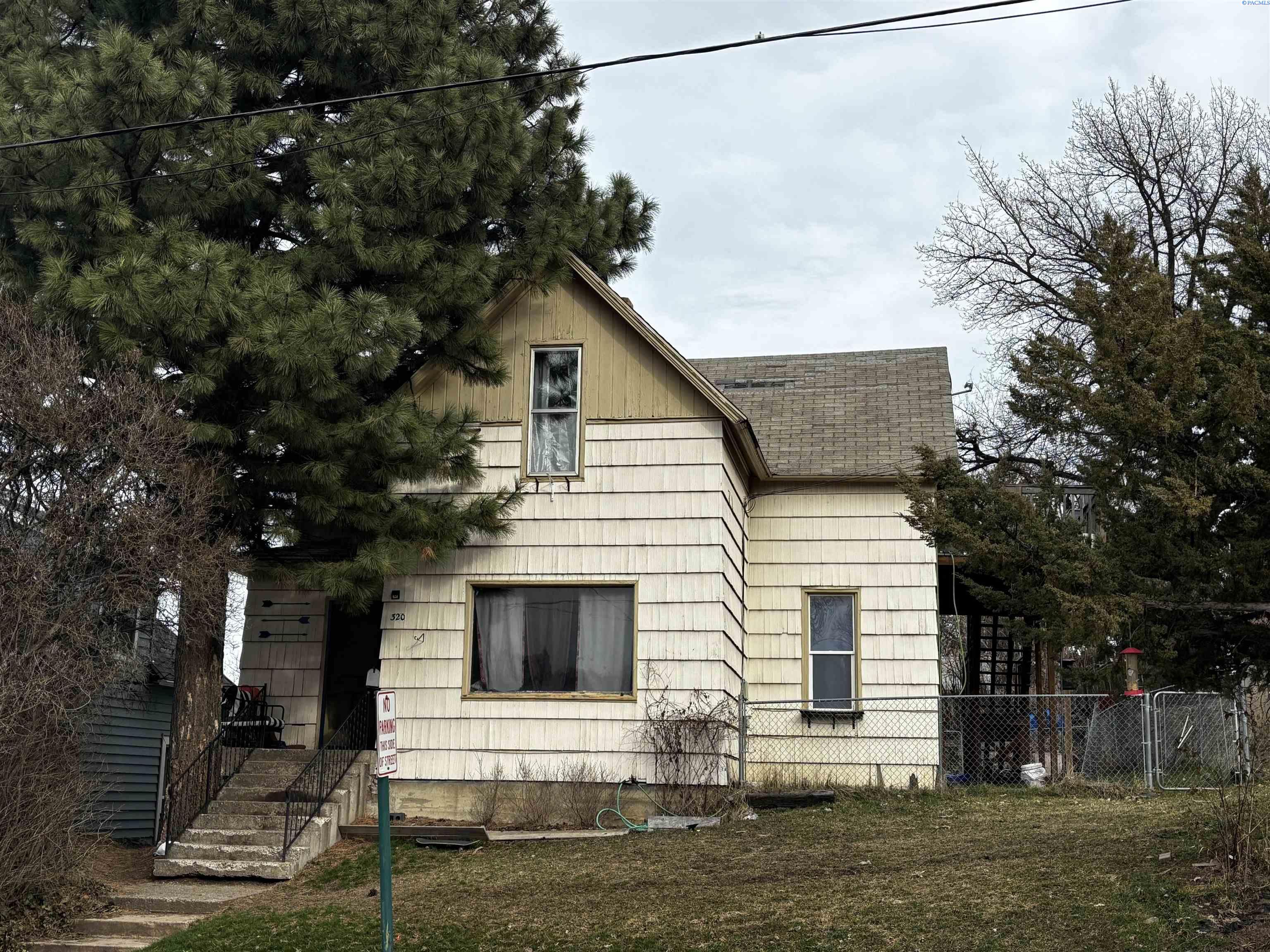 High St, Pullman, Washington 99163, 5 Bedrooms Bedrooms, 0 ,3 BathroomsBathrooms,Multi-family,For Sale,High St,0,282272
