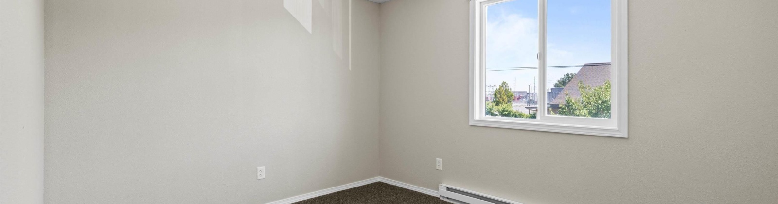 Kennewick Ave, Kennewick, Washington 99336, 8 Bedrooms Bedrooms, ,5 BathroomsBathrooms,Five+ Plex,For Sale,Kennewick Ave,281155