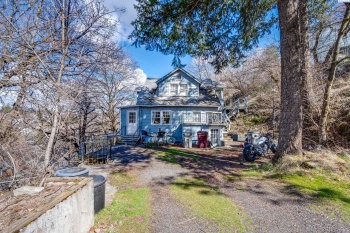 Spring Street, Pullman, Washington 99163, 4 Bedrooms Bedrooms, ,3 BathroomsBathrooms,Tri-plex,For Sale,Spring Street,282627
