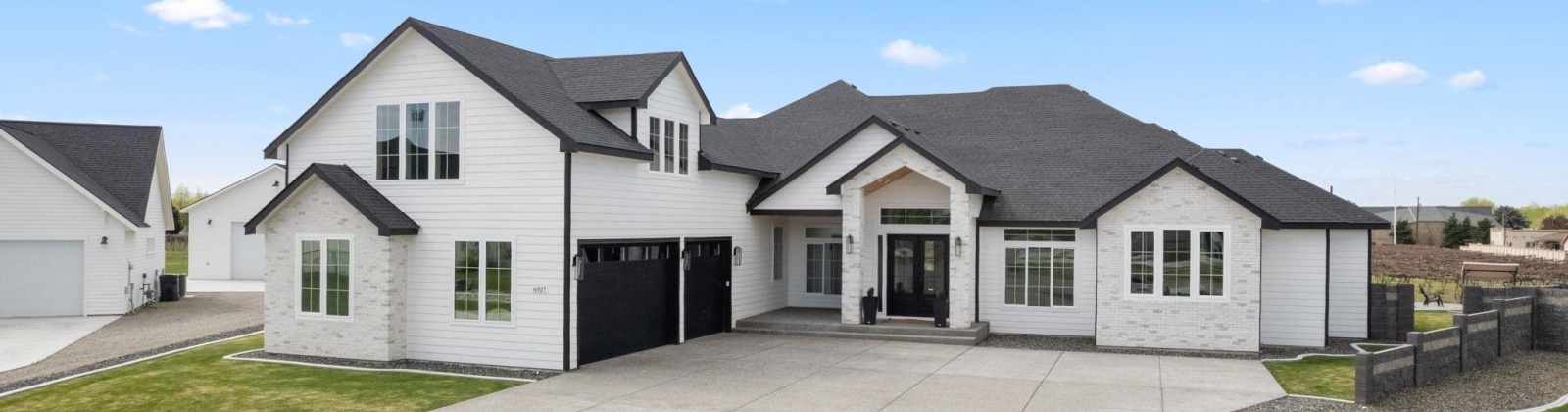 Lamb Ct, Pasco, Washington 99301, 4 Bedrooms Bedrooms, ,5 BathroomsBathrooms,Site Built-owned Lot,For Sale,Lamb Ct,281707