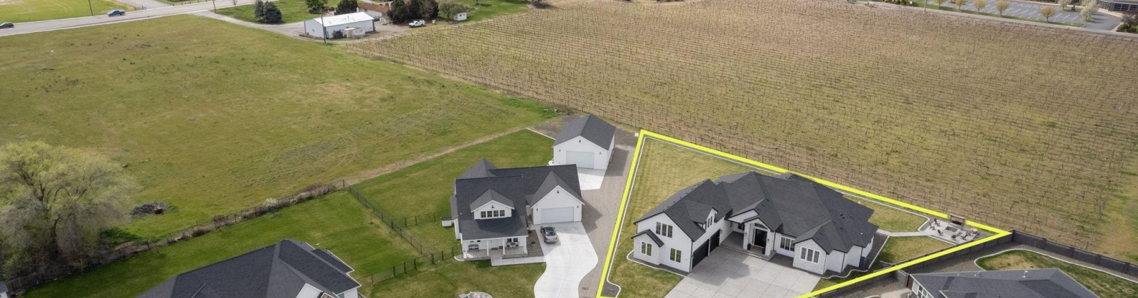 Lamb Ct, Pasco, Washington 99301, 4 Bedrooms Bedrooms, ,5 BathroomsBathrooms,Site Built-owned Lot,For Sale,Lamb Ct,281707