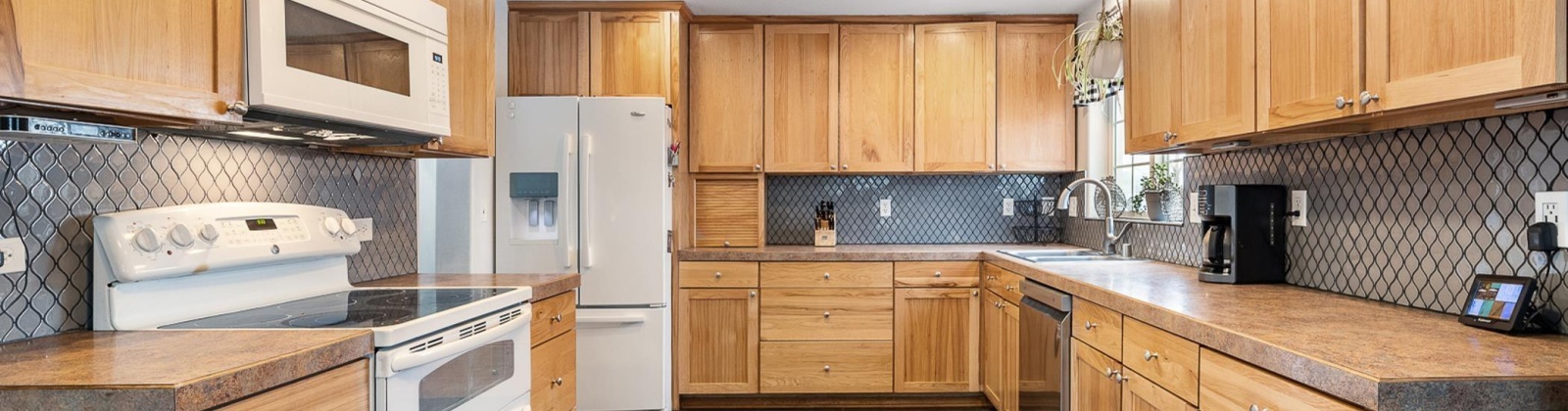 White Dr, Burbank, Washington 99323, 4 Bedrooms Bedrooms, ,2 BathroomsBathrooms,Site Built-owned Lot,For Sale,White Dr,281783
