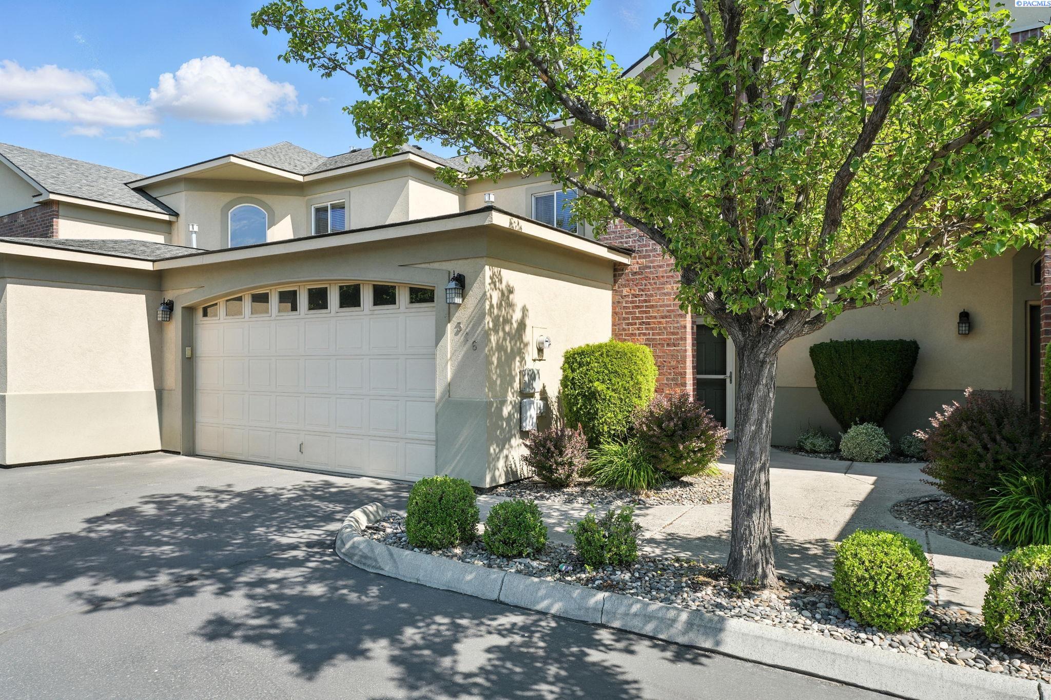 Columbia Point Drive, Richland, Washington 99352-4370, 4 Bedrooms Bedrooms, 0 ,3 BathroomsBathrooms,Condos/townhomes,For Sale,Columbia Point Drive,0,281796
