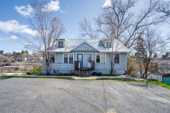 State St, Pullman, Washington 99163, 6 Bedrooms Bedrooms, ,4 BathroomsBathrooms,Four-plex,For Sale,State St,283164