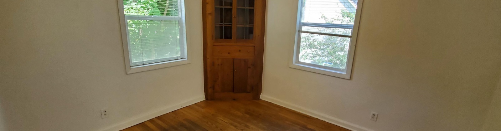 Monroe Street, Pullman, Washington 99163, 5 Bedrooms Bedrooms, ,4 BathroomsBathrooms,Duplex,For Sale,Monroe Street,283847