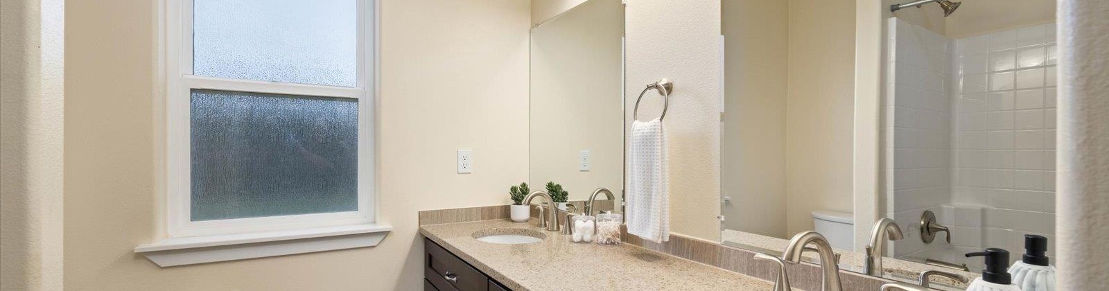 Court st, Pasco, Washington 99301, 3 Bedrooms Bedrooms, ,2 BathroomsBathrooms,Site Built-owned Lot,For Sale,Court st,281828