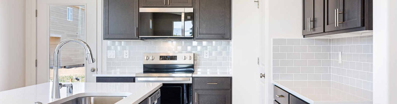 Amberly Ave, Grandview, Washington 98930, 3 Bedrooms Bedrooms, ,2 BathroomsBathrooms,Site Built-owned Lot,For Sale,Amberly Ave,281848