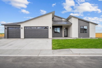 Dusty Maiden Dr, Pasco, Washington 99301, 4 Bedrooms Bedrooms, ,2 BathroomsBathrooms,Site Built-owned Lot,For Sale,Dusty Maiden Dr,281858