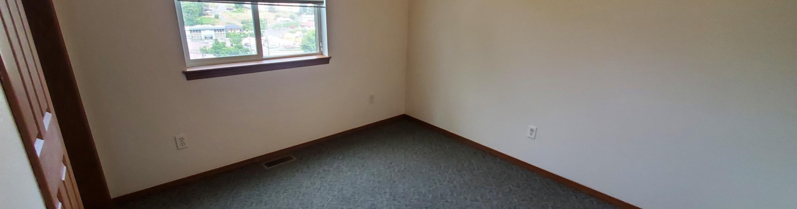Indiana Street, Pullman, Washington 99163, 8 Bedrooms Bedrooms, ,4 BathroomsBathrooms,Duplex,For Sale,Indiana Street,283826