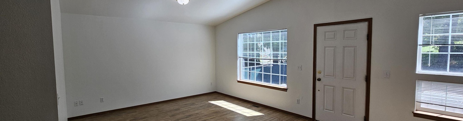 Indiana Street, Pullman, Washington 99163, 8 Bedrooms Bedrooms, ,4 BathroomsBathrooms,Duplex,For Sale,Indiana Street,283826