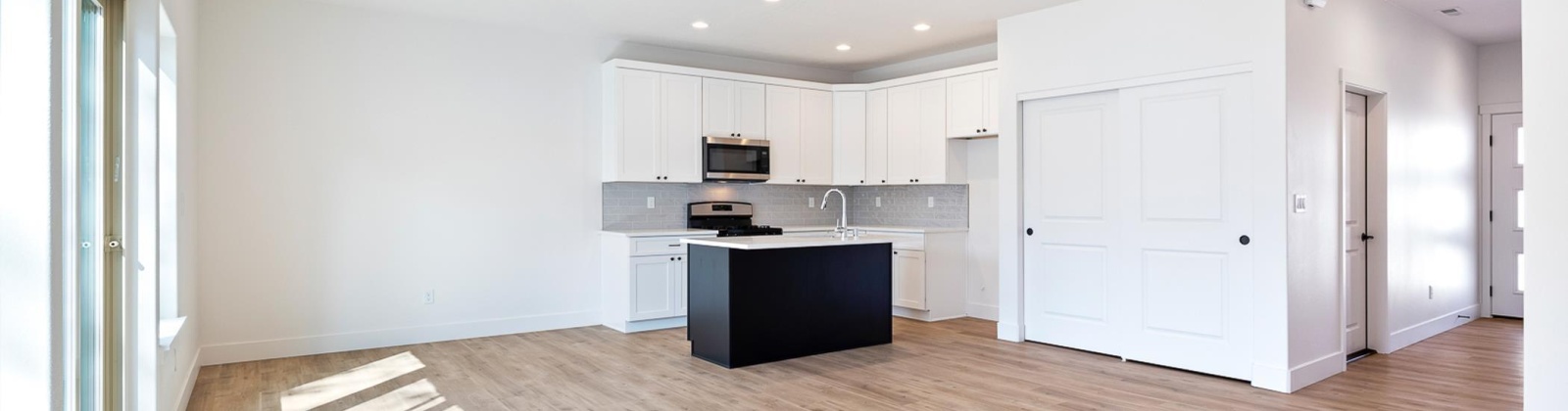 Underwood Pl, Kennewick, Washington 99337, 6 Bedrooms Bedrooms, ,6 BathroomsBathrooms,Duplex,For Sale,Underwood Pl,283606