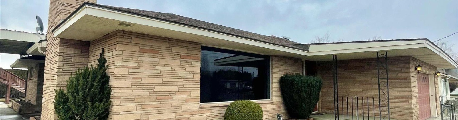 Ave B, Grandview, Washington 98930, 5 Bedrooms Bedrooms, ,2 BathroomsBathrooms,Site Built-owned Lot,For Sale,Ave B,281921
