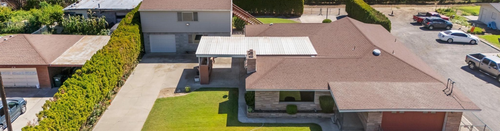 Ave B, Grandview, Washington 98930, 5 Bedrooms Bedrooms, 0 ,2 BathroomsBathrooms,Houses,For Sale,Ave B,0,281921