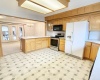 Ave B, Grandview, Washington 98930, 5 Bedrooms Bedrooms, ,2 BathroomsBathrooms,Site Built-owned Lot,For Sale,Ave B,281921