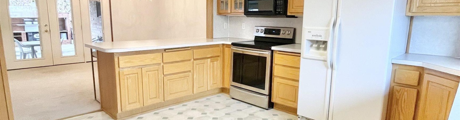 Ave B, Grandview, Washington 98930, 5 Bedrooms Bedrooms, ,2 BathroomsBathrooms,Site Built-owned Lot,For Sale,Ave B,281921