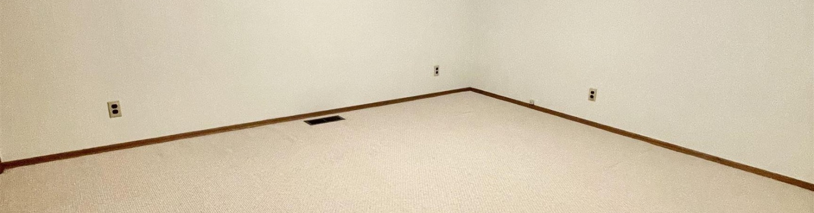 Ave B, Grandview, Washington 98930, 5 Bedrooms Bedrooms, ,2 BathroomsBathrooms,Site Built-owned Lot,For Sale,Ave B,281921