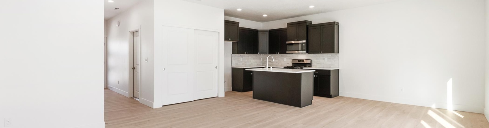 Underwood Pl, Kennewick, Washington 99337, 6 Bedrooms Bedrooms, ,6 BathroomsBathrooms,Multi-family,For Sale,Underwood Pl,283731
