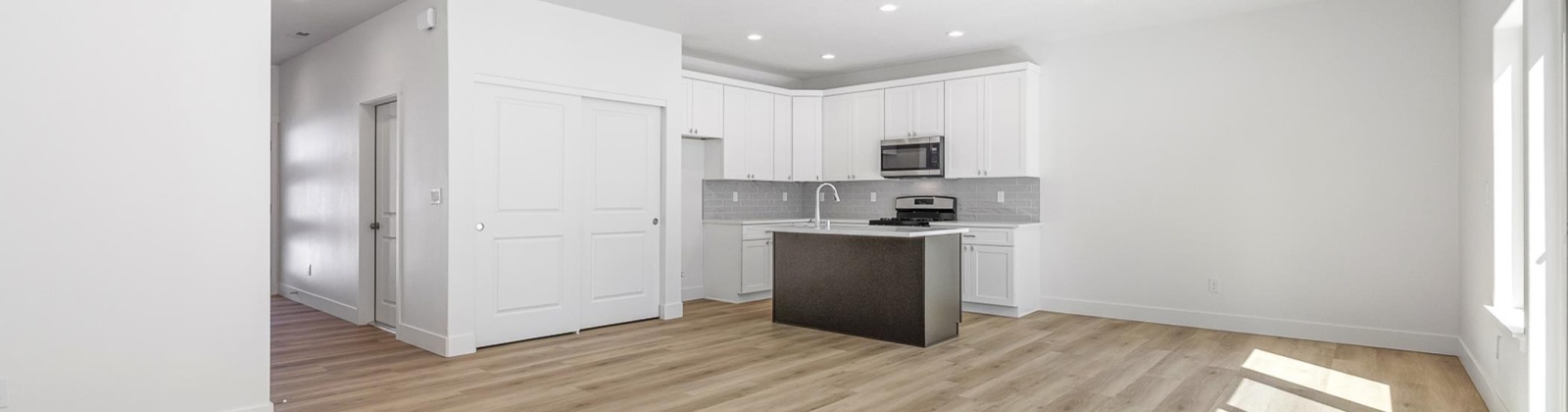 Underwood Pl, Kennewick, Washington 99337, 6 Bedrooms Bedrooms, ,6 BathroomsBathrooms,Duplex,For Sale,Underwood Pl,283754