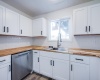 State St, Pullman, Washington 99163-2124, 6 Bedrooms Bedrooms, ,2 BathroomsBathrooms,Duplex,For Sale,State St,283753