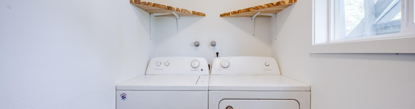 State St, Pullman, Washington 99163-2124, 6 Bedrooms Bedrooms, ,2 BathroomsBathrooms,Duplex,For Sale,State St,283753