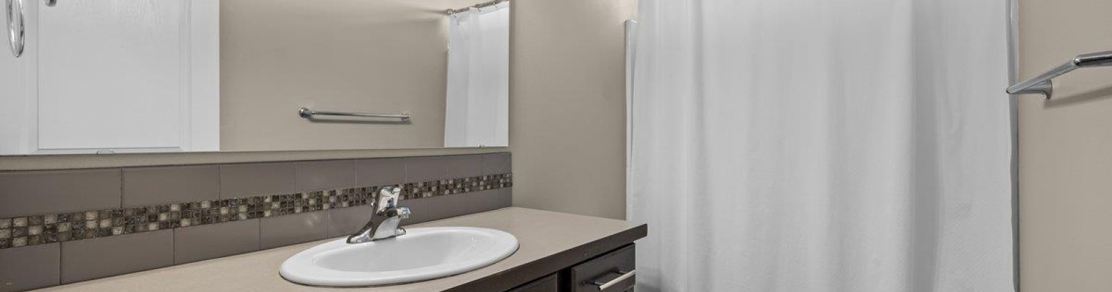 Middle Fork St., Pasco, Washington 99301, 4 Bedrooms Bedrooms, ,2 BathroomsBathrooms,Site Built-owned Lot,For Sale,Middle Fork St.,282053