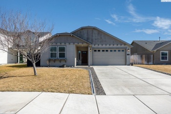 Middle Fork St., Pasco, Washington 99301, 4 Bedrooms Bedrooms, ,2 BathroomsBathrooms,Site Built-owned Lot,For Sale,Middle Fork St.,282053