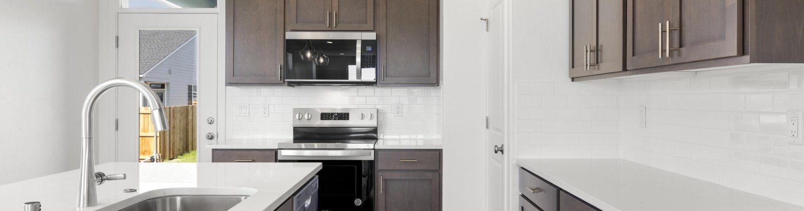 Amberly Ave, Grandview, Washington 98930, 3 Bedrooms Bedrooms, ,2 BathroomsBathrooms,Site Built-owned Lot,For Sale,Amberly Ave,282143