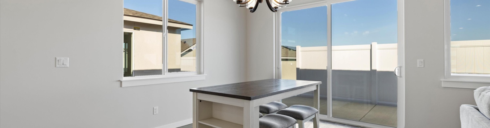 50th Ave, West Richland, Washington 99353, 3 Bedrooms Bedrooms, ,2 BathroomsBathrooms,Town House,For Sale,50th Ave,282172