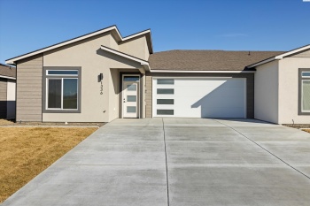 50th Ave, West Richland, Washington 99353, 3 Bedrooms Bedrooms, ,2 BathroomsBathrooms,Town House,For Sale,50th Ave,282172