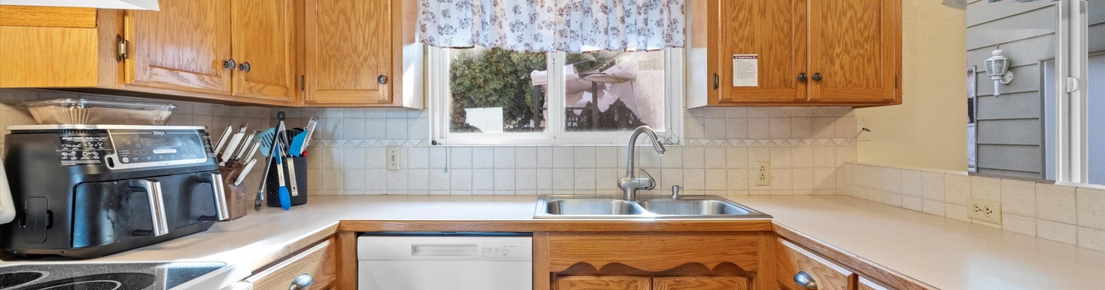Garfield St, Kennewick, Washington 99336, 4 Bedrooms Bedrooms, ,2 BathroomsBathrooms,Site Built-owned Lot,For Sale,Garfield St,282176