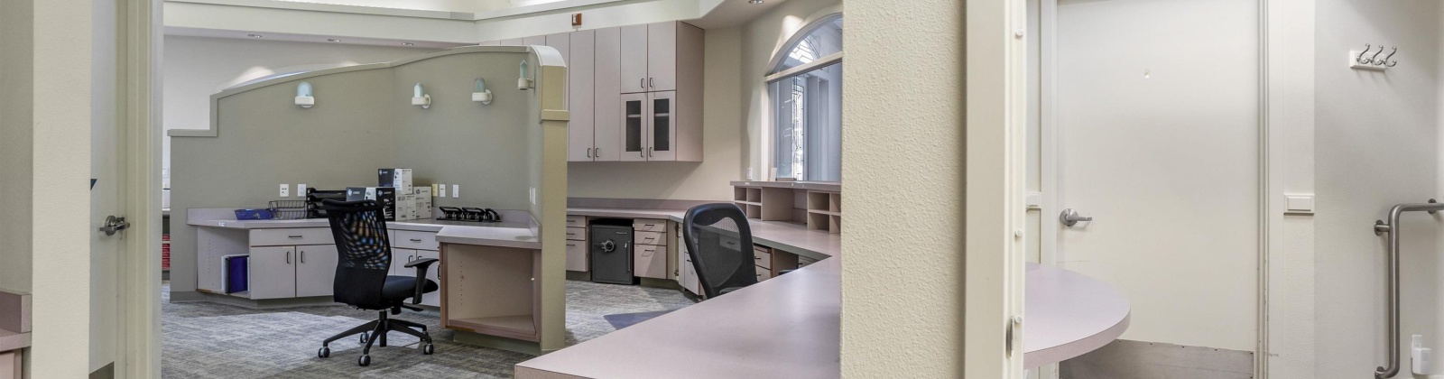 Washington St, Kennewick, Washington 99336, ,11 BathroomsBathrooms,Office,For Sale,Washington St,281151