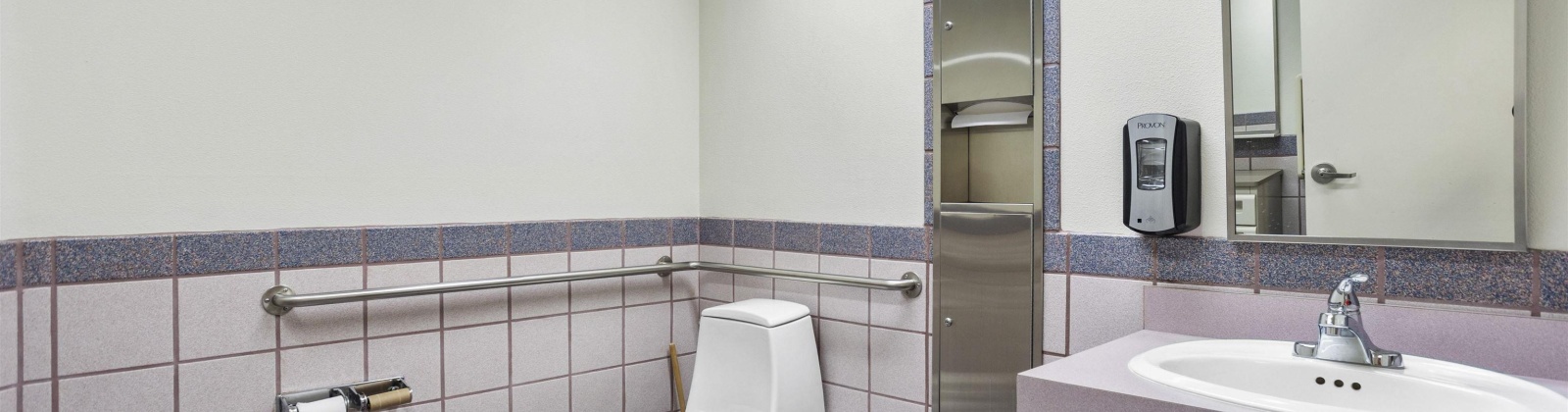 Washington St, Kennewick, Washington 99336, ,11 BathroomsBathrooms,Office,For Sale,Washington St,281151