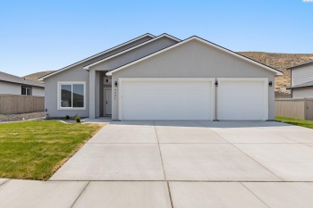 Cowlitz Boulevard, Richland, Washington 99352, 3 Bedrooms Bedrooms, ,2 BathroomsBathrooms,Site Built-owned Lot,For Sale,Cowlitz Boulevard,282286