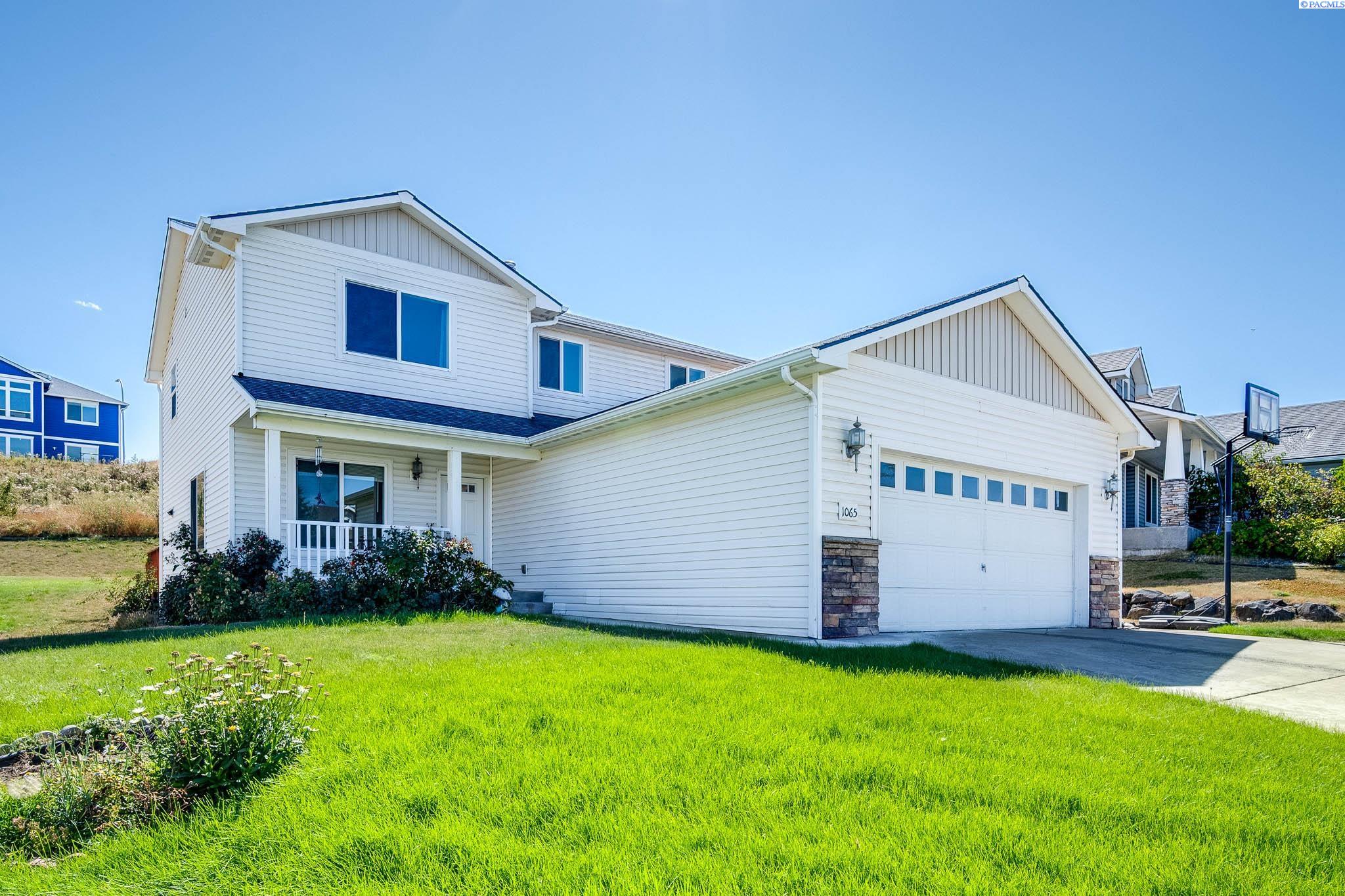 Latour Peak St, Pullman, Washington 99163, 4 Bedrooms Bedrooms, 0 ,3 BathroomsBathrooms,Houses,For Sale,Latour Peak St,0,282348