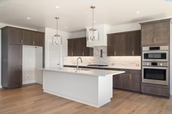 Clover Rd, Richland, Washington 99352, 3 Bedrooms Bedrooms, ,3 BathroomsBathrooms,For Sale,Clover Rd,282342