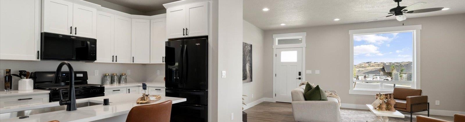 35th, Kennewick, Washington 99338, 3 Bedrooms Bedrooms, ,4 BathroomsBathrooms,Site Built-owned Lot,For Sale,35th,282364