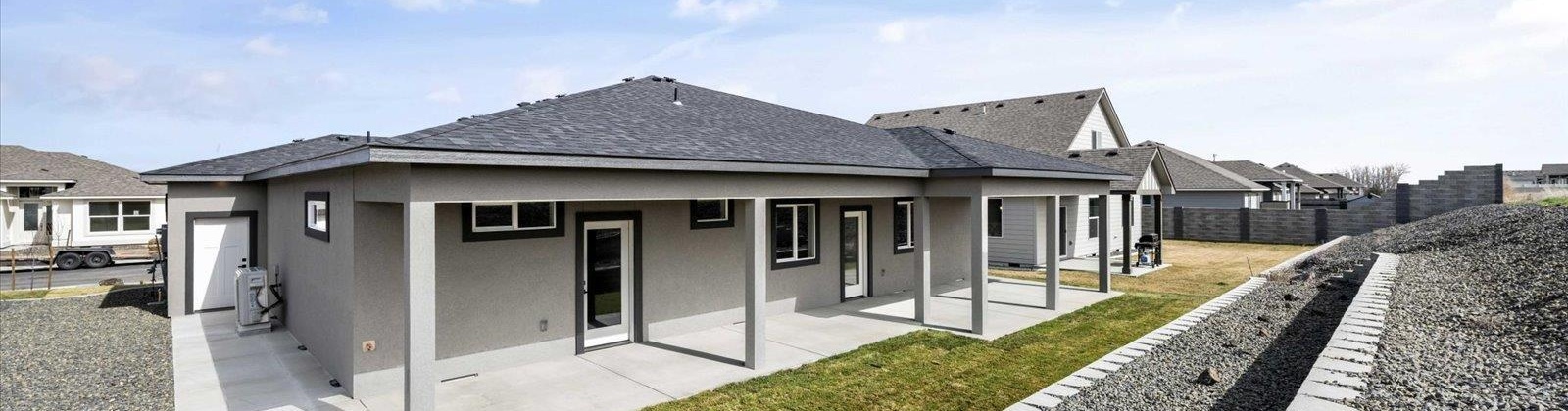35th, Kennewick, Washington 99338, 3 Bedrooms Bedrooms, ,4 BathroomsBathrooms,Site Built-owned Lot,For Sale,35th,282364