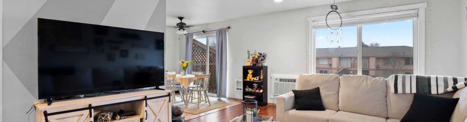 Hood Ave, I-202, Kennewick, Washington 99336, 2 Bedrooms Bedrooms, ,1 BathroomBathrooms,Condo,For Sale,Hood Ave, I-202,281042