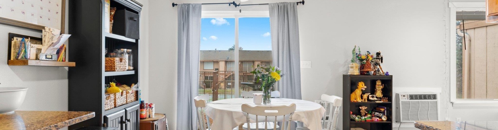 Hood Ave, I-202, Kennewick, Washington 99336, 2 Bedrooms Bedrooms, ,1 BathroomBathrooms,Condo,For Sale,Hood Ave, I-202,281042