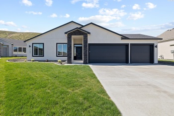 Makah Court, Richland, Washington 99352, 3 Bedrooms Bedrooms, ,2 BathroomsBathrooms,Site Built-owned Lot,For Sale,Makah Court,281111