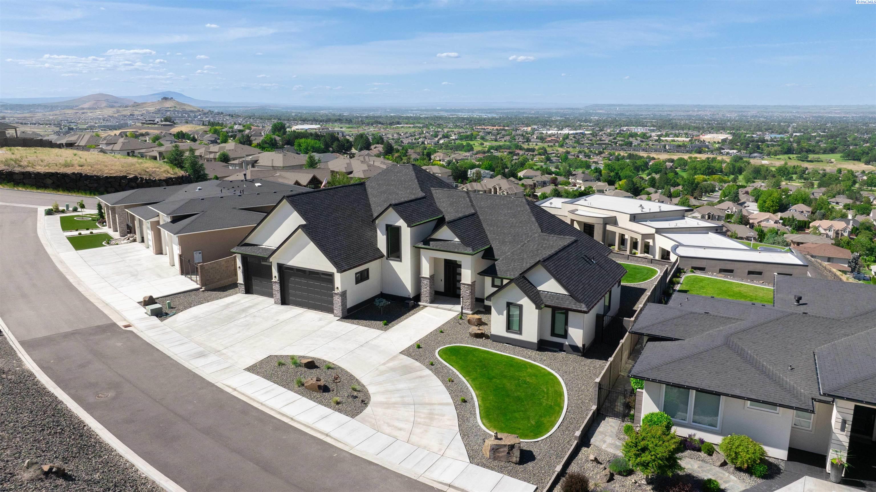 Morain St, Kennewick, Washington 99337, 4 Bedrooms Bedrooms, 0 ,4 BathroomsBathrooms,Houses,For Sale,Morain St,0,281174